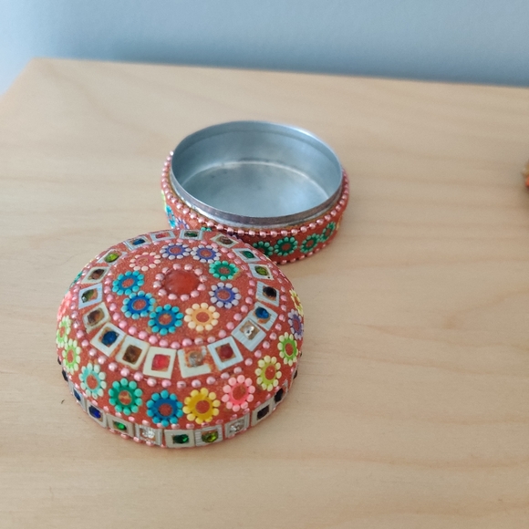 Mini decorative trinket box - Picture 2 of 3